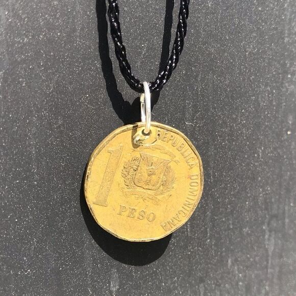 DOMINICAN REPUBLIC AUTHENTIC 1 PESO COIN NECKLACE - Picture 1 of 8
